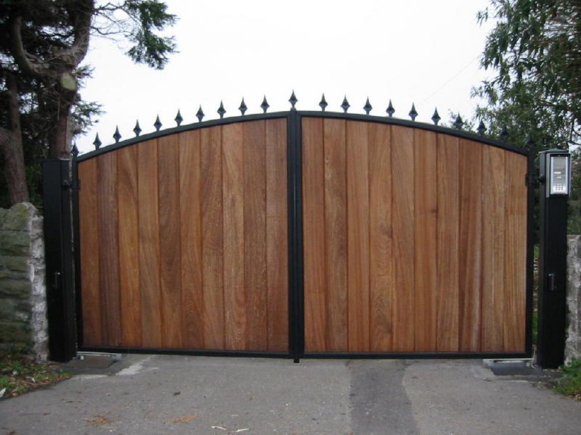 Driveway Wooden Gates