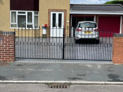 Small driveway gates 41 Gallery