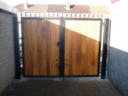 Driveway Wooden Gates 60 Gallery