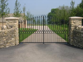 Swing gates