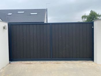 Sliding Gate Black 3