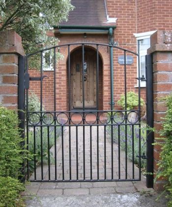 Small pedestrian gate 71